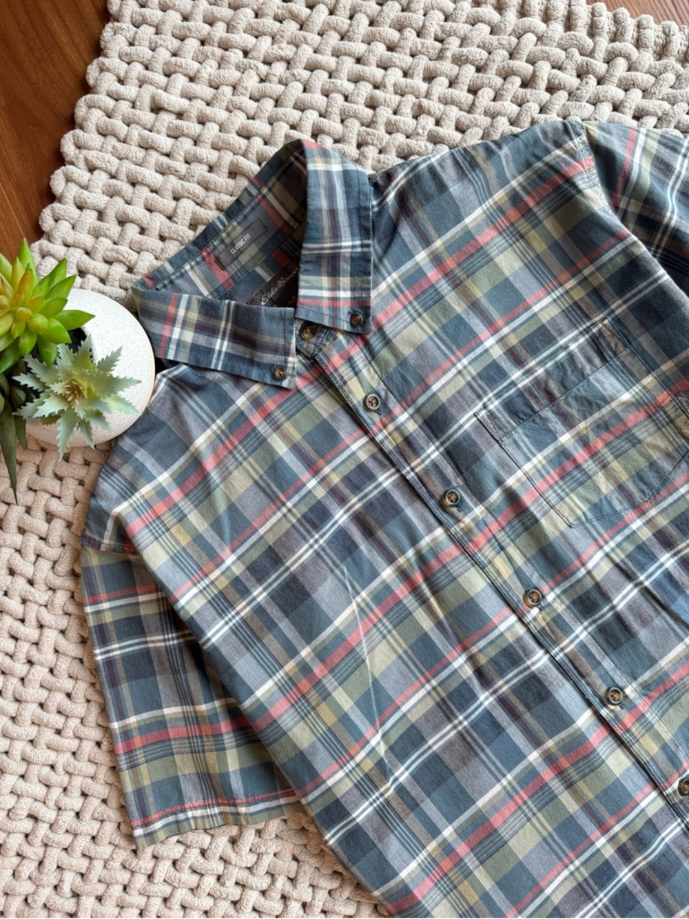 Eddie Bauer | Men’s Kingston Classic Fit S.Sleeve Shirt Blue/Green Plaid | Large